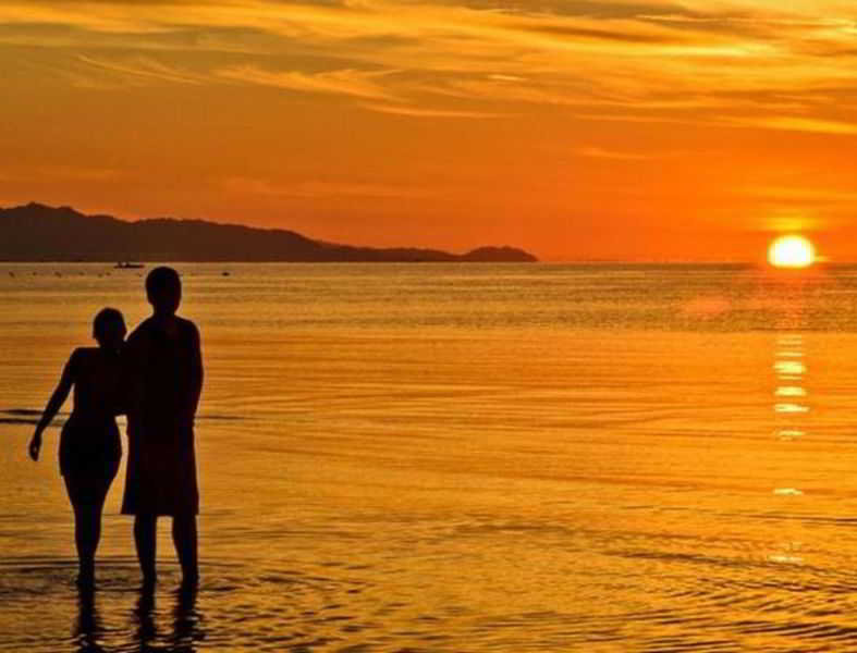 Отель Yuken Mari Beach Haus