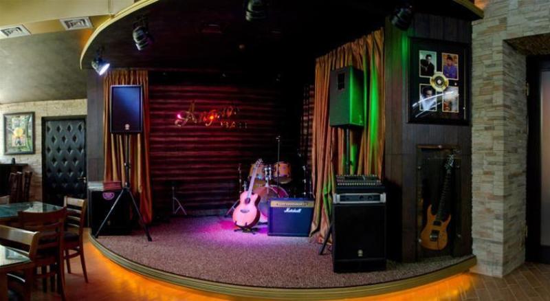 فندق Zemlianichnye Kholmy