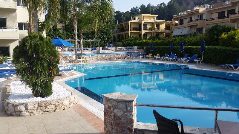 בית מלון כפרי Poseidonia Apartments