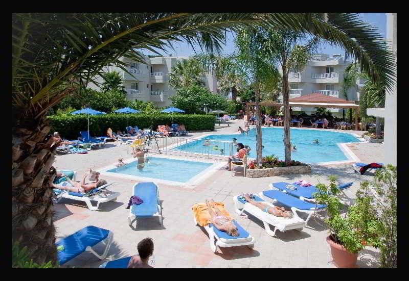 בית מלון כפרי Poseidonia Apartments