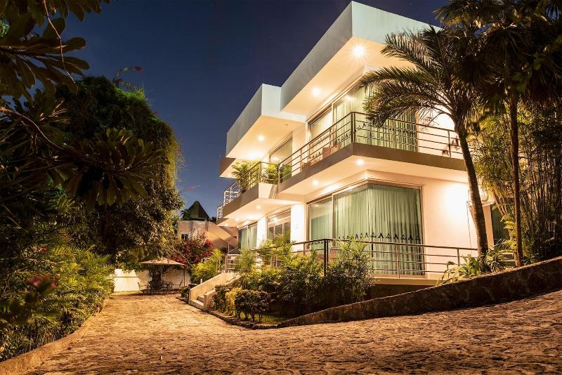 호텔 Casa Aakal Lagoon Front