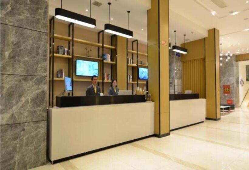 Отель City Comfort Inn Huanggang Qichun Exhibition Center