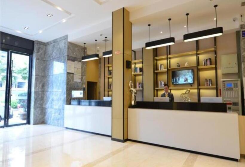 Отель City Comfort Inn Huanggang Qichun Exhibition Center