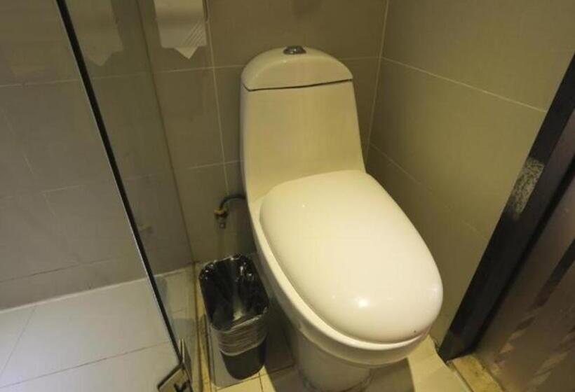 Отель City Comfort Inn Wuhan Jianghan Road Pedestrian Street Metro Station