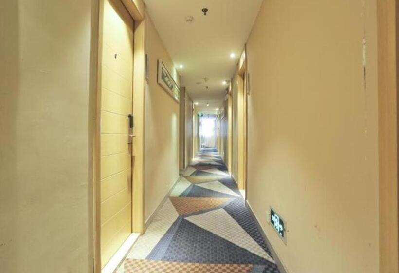 Отель City Comfort Inn Wuhan Jianghan Road Pedestrian Street Metro Station