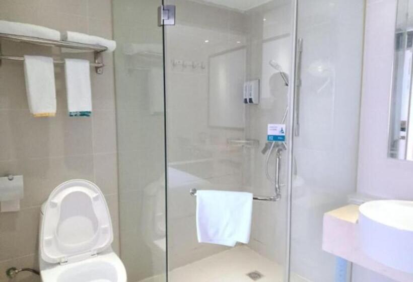 Отель City Comfort Inn Wuhan Jianghan Road Pedestrian Street Metro Station