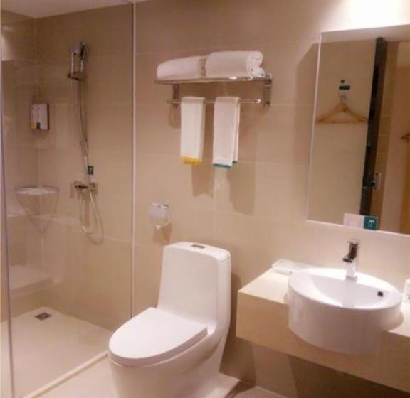 Отель City Comfort Inn Yangjiang Yangchun Bus Station