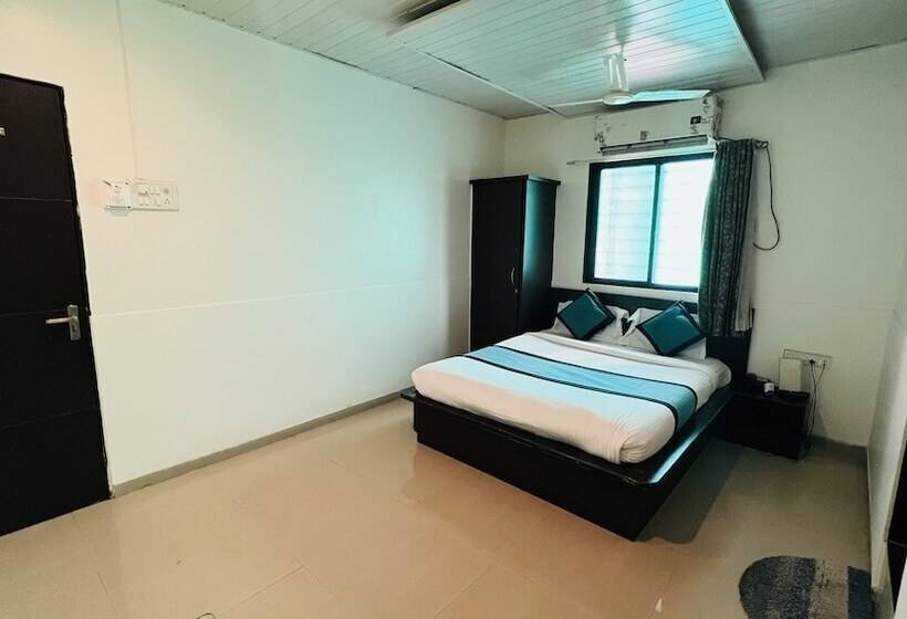 فندق Farmhouse Residency