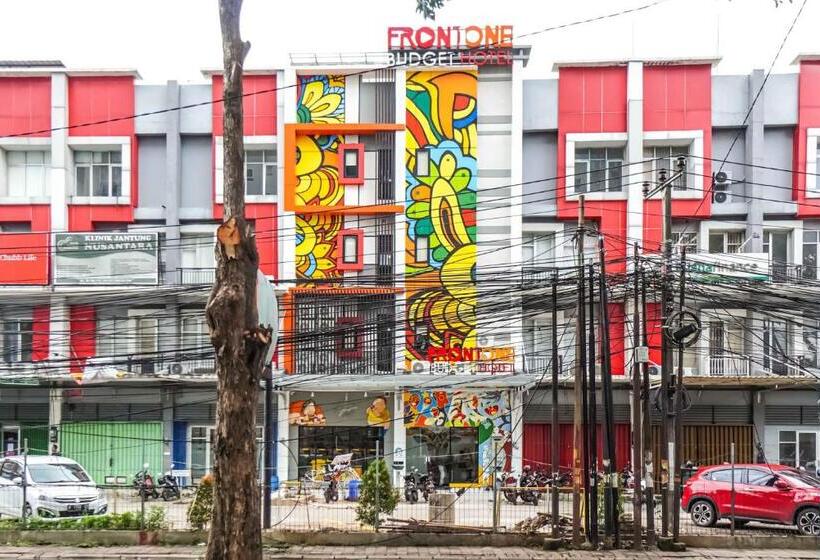 호텔 Front One Budget Bekasi