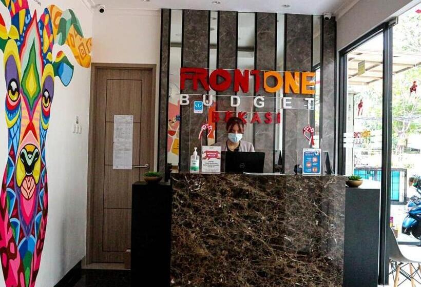 호텔 Front One Budget Bekasi