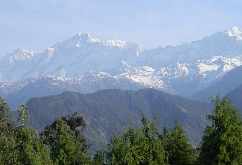 בית מלון כפרי Himalayan High, Auli, By Himalayan Eco Lodges
