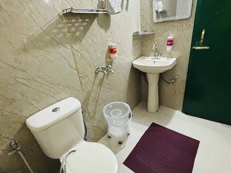 בית מלון כפרי Himalayan High, Auli, By Himalayan Eco Lodges