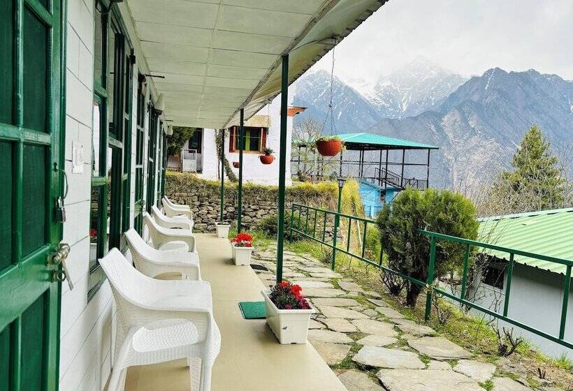 בית מלון כפרי Himalayan High, Auli, By Himalayan Eco Lodges