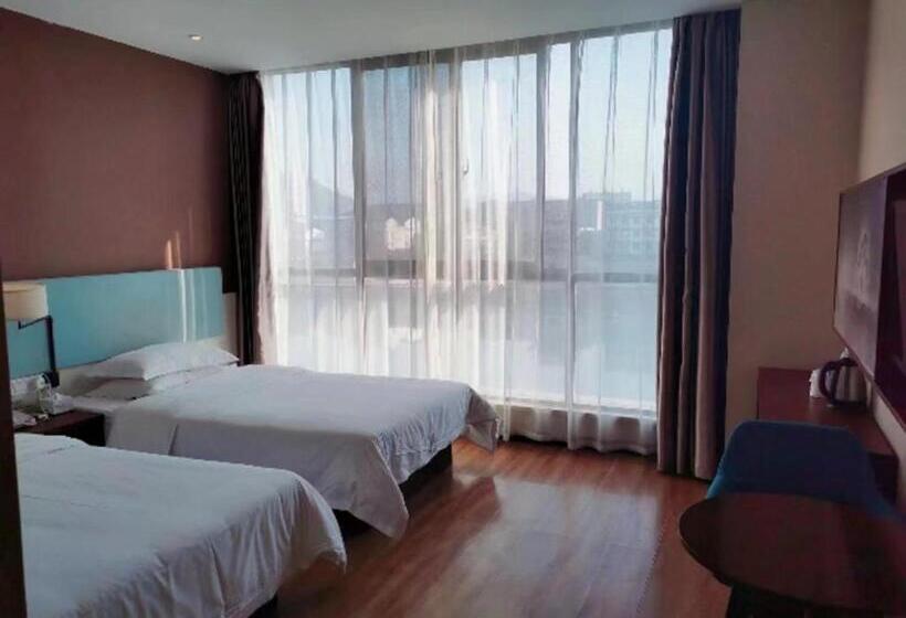 호텔 Jtour Inn Xianning Chibiyiqiao North