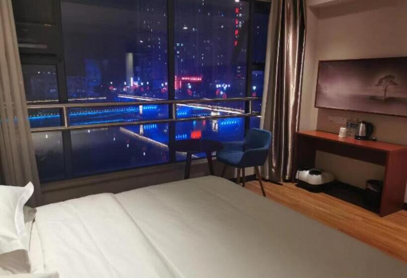 호텔 Jtour Inn Xianning Chibiyiqiao North