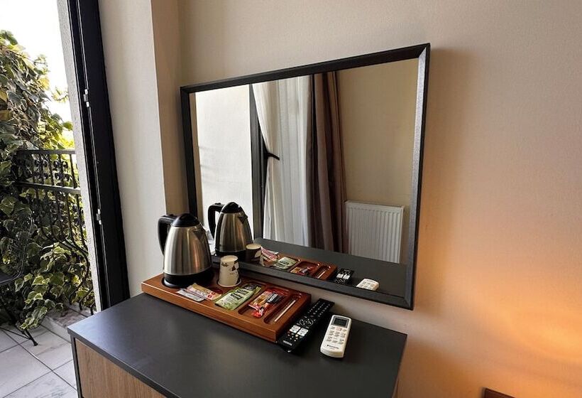 Отель Mykonut Boutique Suites