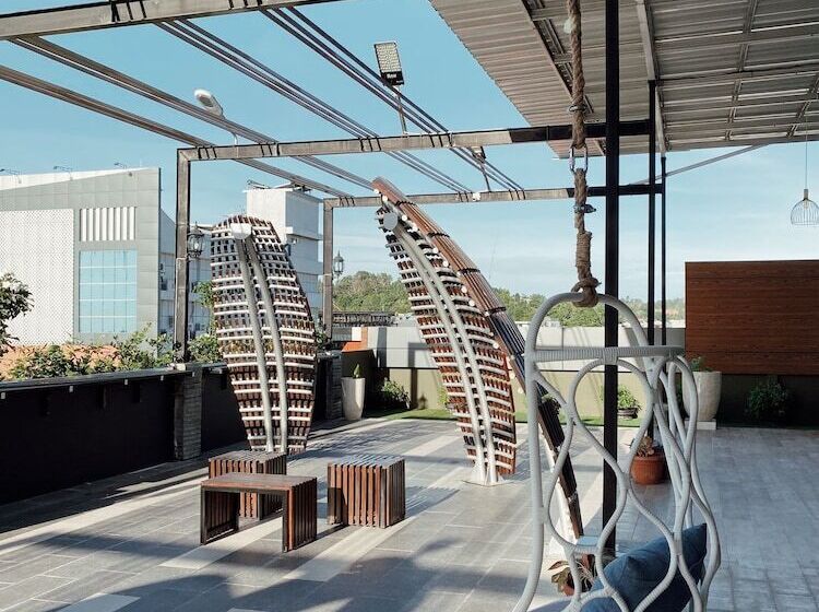 ホテル Paradise By Calia Tarakan