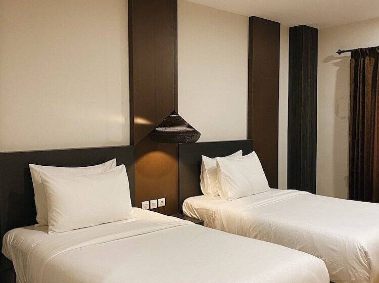 ホテル Paradise By Calia Tarakan