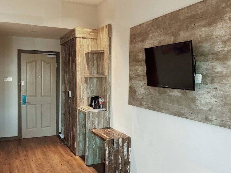 ホテル Paradise By Calia Tarakan