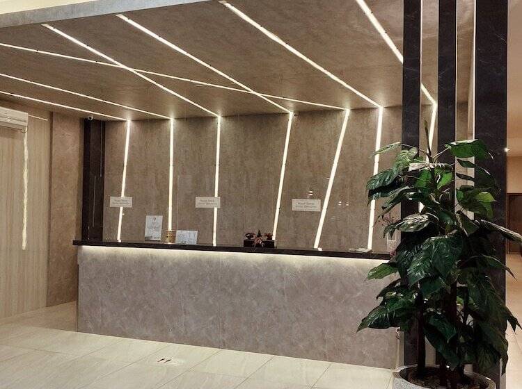 ホテル Paradise By Calia Tarakan