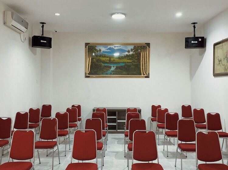 ホテル Paradise By Calia Tarakan