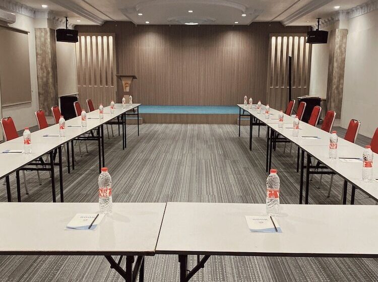 ホテル Paradise By Calia Tarakan