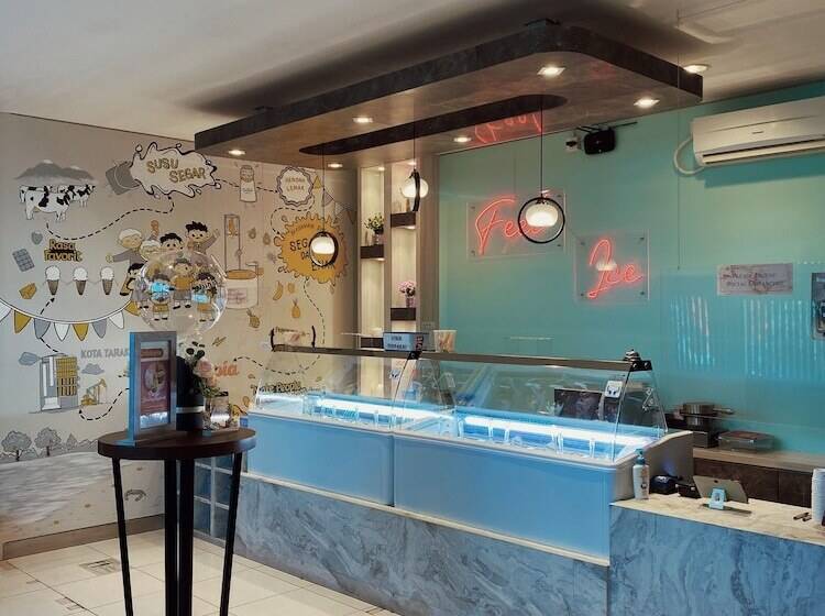 ホテル Paradise By Calia Tarakan