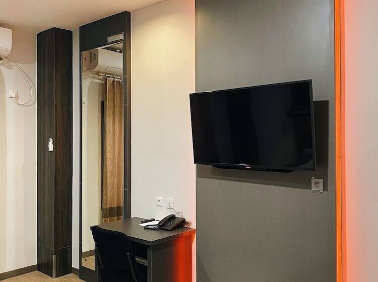 ホテル Paradise By Calia Tarakan