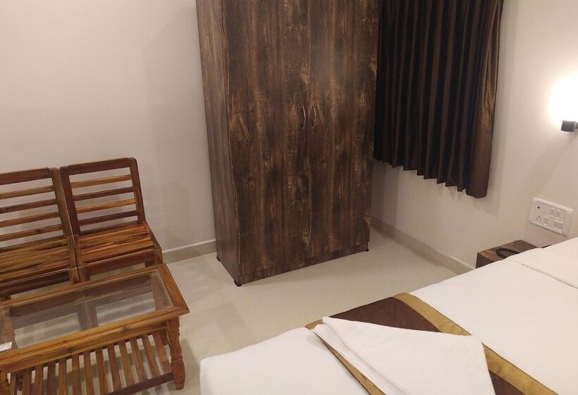 ホテル Rani And Rani Residency