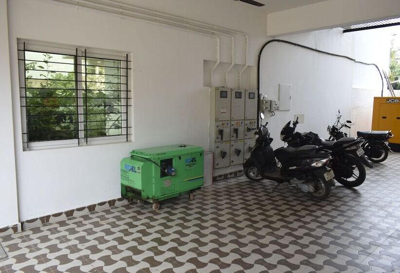 ホテル Rani And Rani Residency