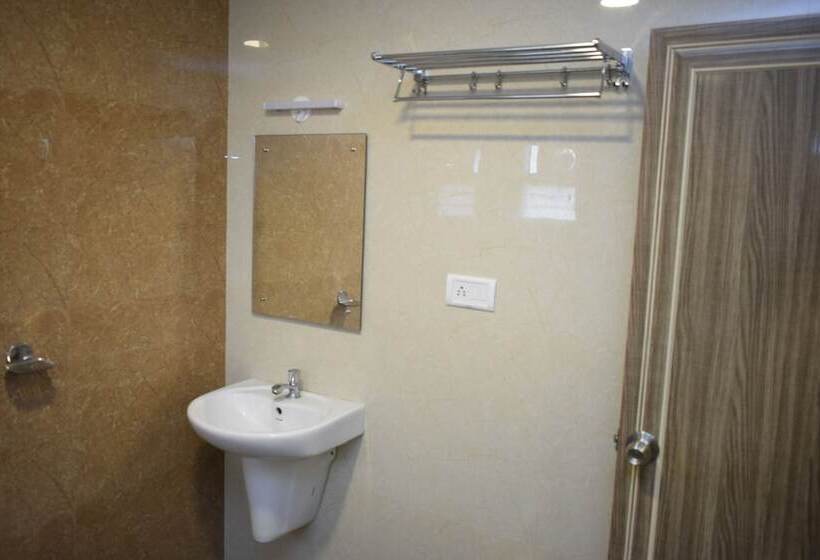 ホテル Rani And Rani Residency