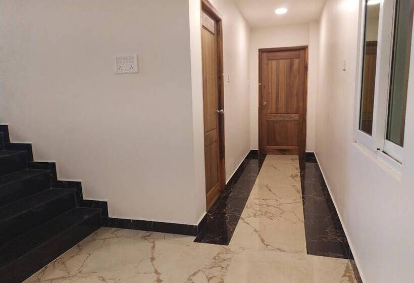 ホテル Rani And Rani Residency