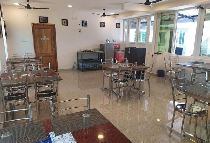 ホテル Rani And Rani Residency