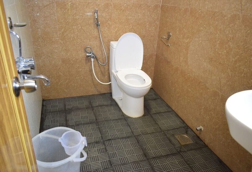 ホテル Rani And Rani Residency