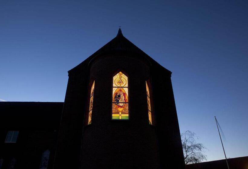 בית מלון כפרי Sostrup Slot