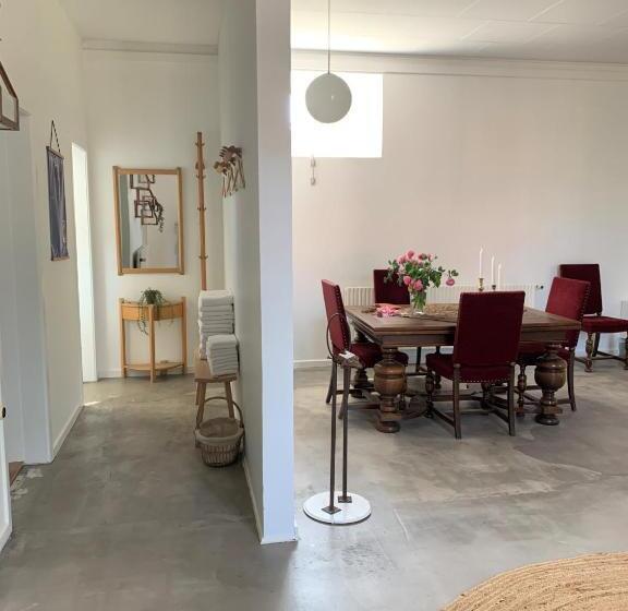 בית מלון כפרי Sostrup Slot