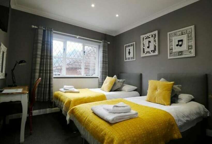 בית מלון כפרי The Green Man