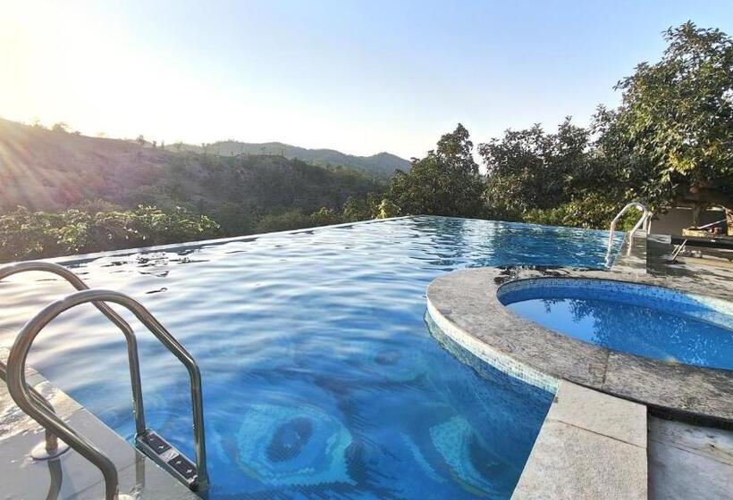 فندق The Sky Imperial Pavoreal Jungle Resort