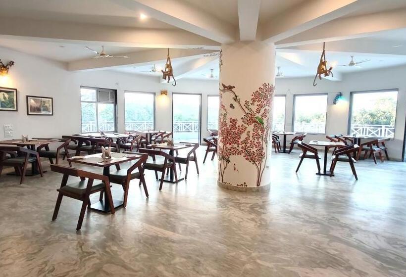 فندق The Sky Imperial Pavoreal Jungle Resort