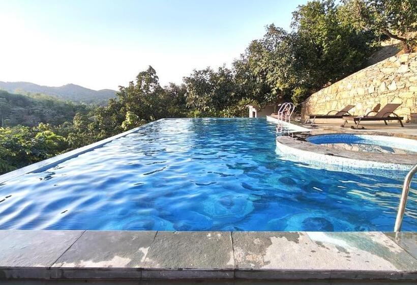 فندق The Sky Imperial Pavoreal Jungle Resort