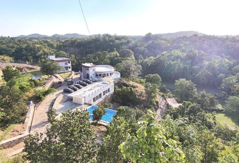 فندق The Sky Imperial Pavoreal Jungle Resort