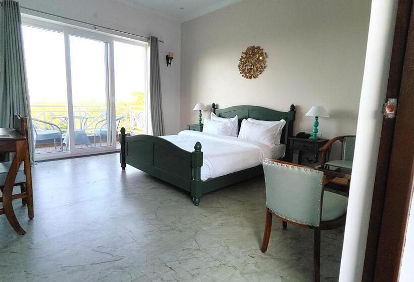 فندق The Sky Imperial Pavoreal Jungle Resort