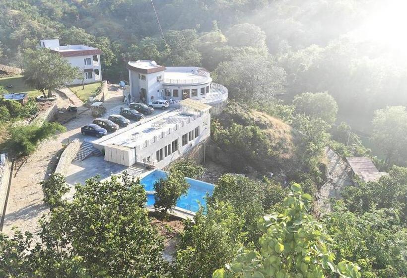 فندق The Sky Imperial Pavoreal Jungle Resort