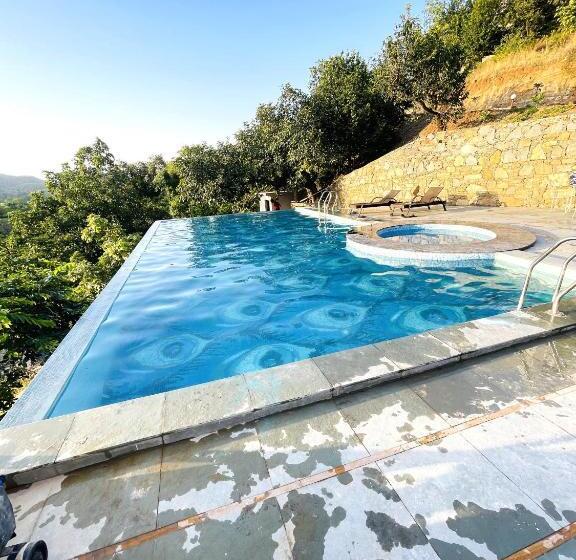 فندق The Sky Imperial Pavoreal Jungle Resort