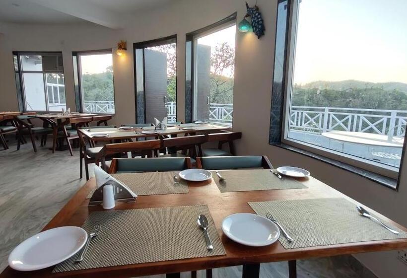 فندق The Sky Imperial Pavoreal Jungle Resort
