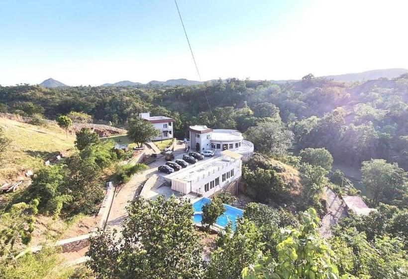 فندق The Sky Imperial Pavoreal Jungle Resort