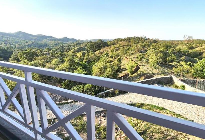 فندق The Sky Imperial Pavoreal Jungle Resort