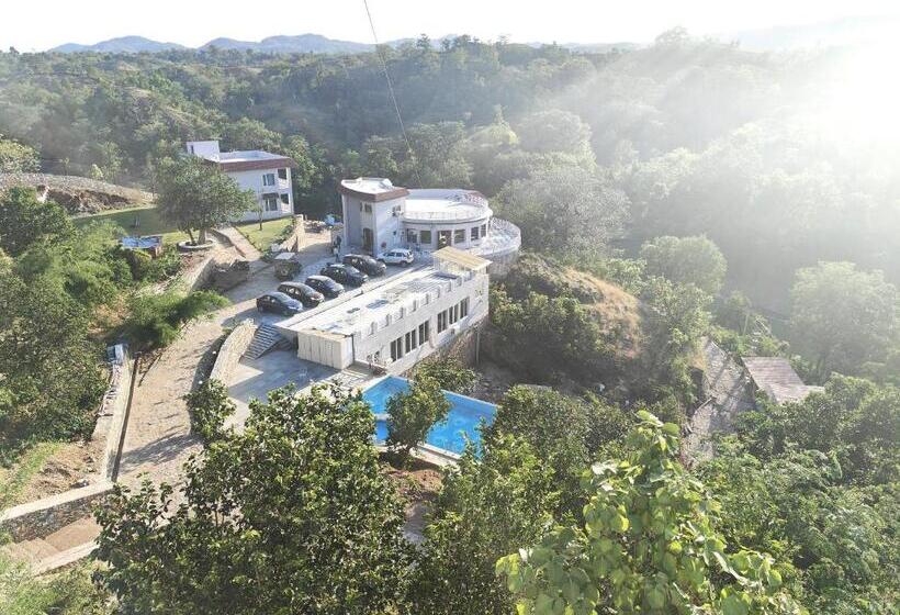 فندق The Sky Imperial Pavoreal Jungle Resort