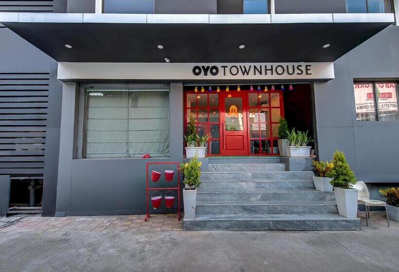 酒店 Townhouse Hadapsar Near Amanora Mall