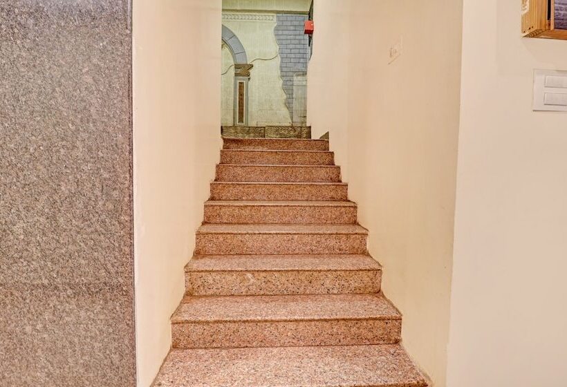 בית מלון כפרי Treebo Surya Yatri Niwas